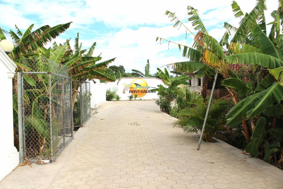 Auberge Pont-Gaudin Gonaives Exteriör bild
